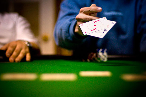 Poker with a twist: Texas Block'em
