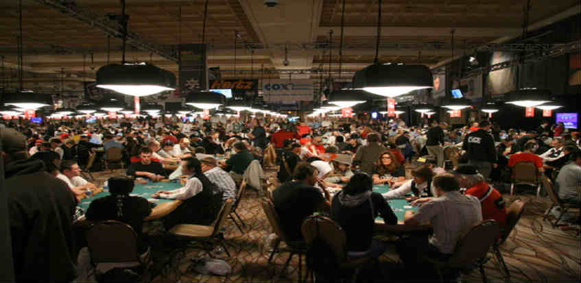 Surviving the Bubble in Poker Tournaments