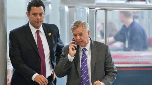 Graham, Chaffetz Introduce Bills to Ban Online Poker in US