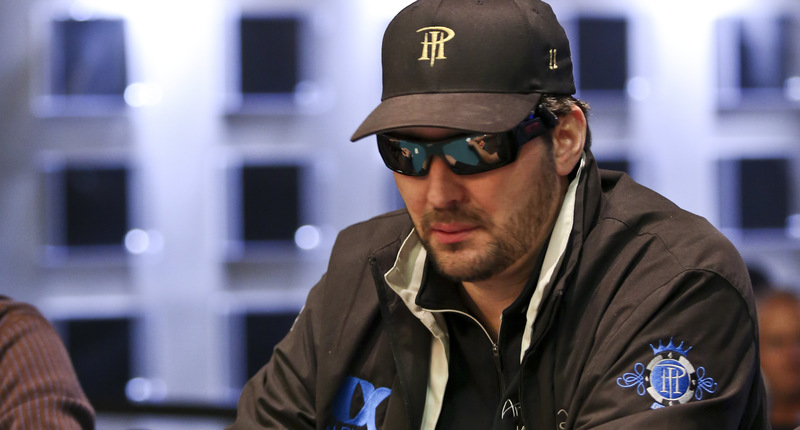 Phil Hellmuth Gives Poker Bracelet To NBA Owner