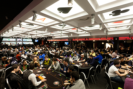 Live Poker Tournaments Breaking Attendance Records