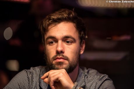 2014 Master Classics of Poker Main Event Day 1: Schemion Tops as Play Moves …