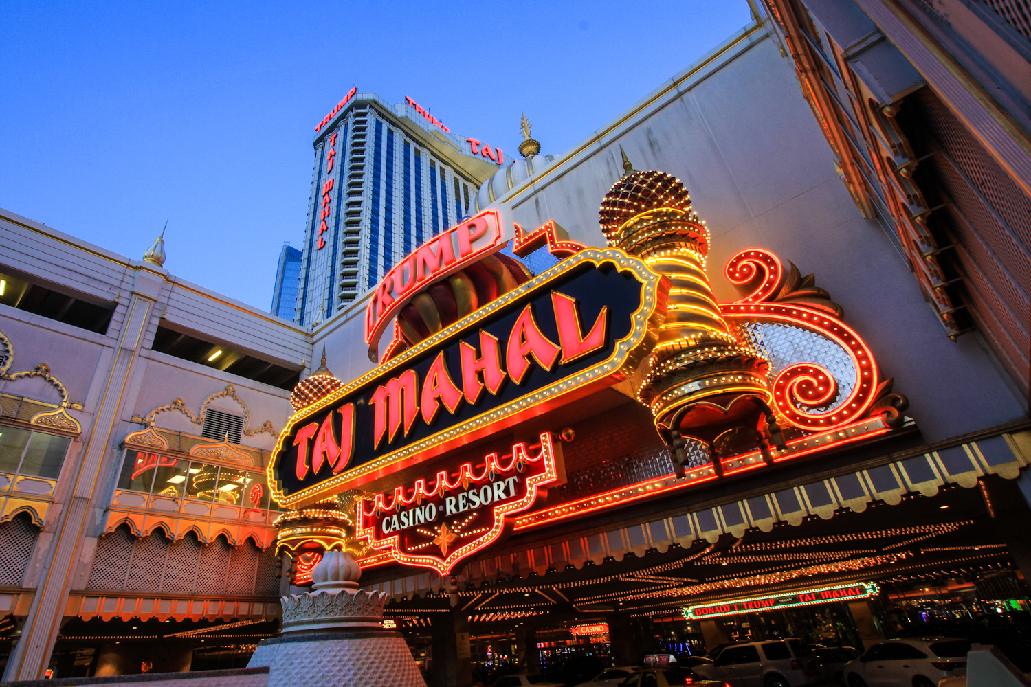 The Last Hours of the Taj Mahal Poker Room