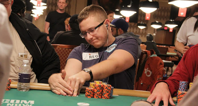 2015 World Series of Poker Main Event Day 2AB Sees Nearly 1000 Players …