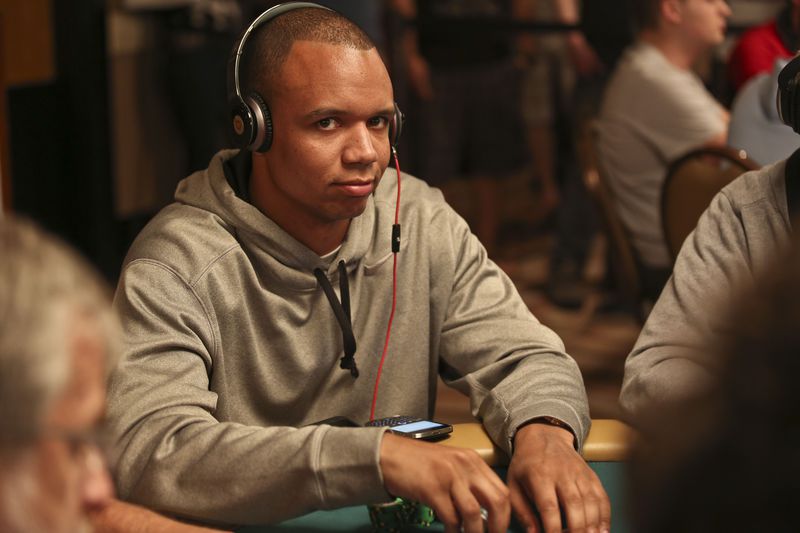 Online Poker: Phil Ivey Having $400K Month