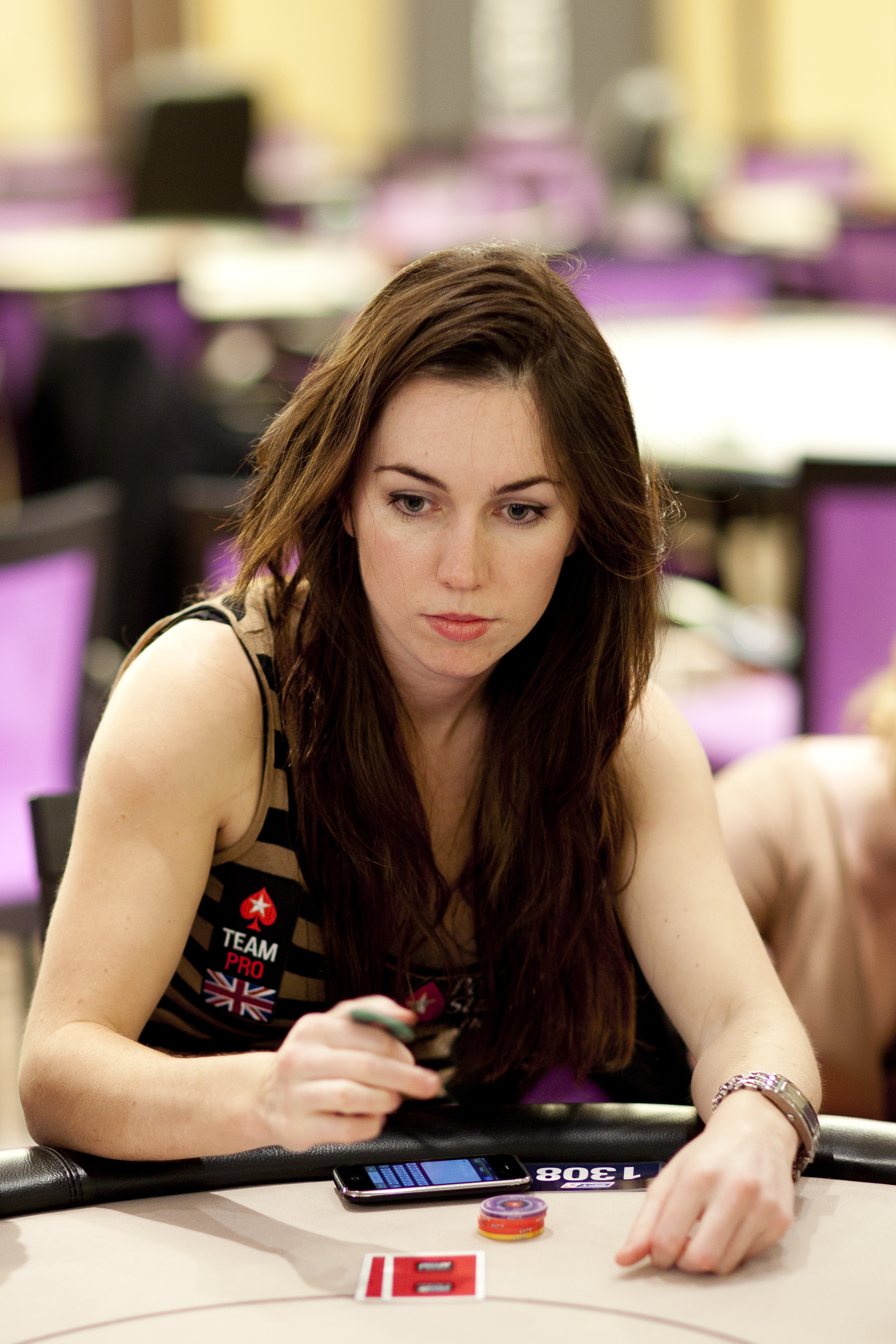 Лив это. Liv Boeree. Оливия «Лив» Боэри. Лив Боэри Покер. Лив Боэри 2020.